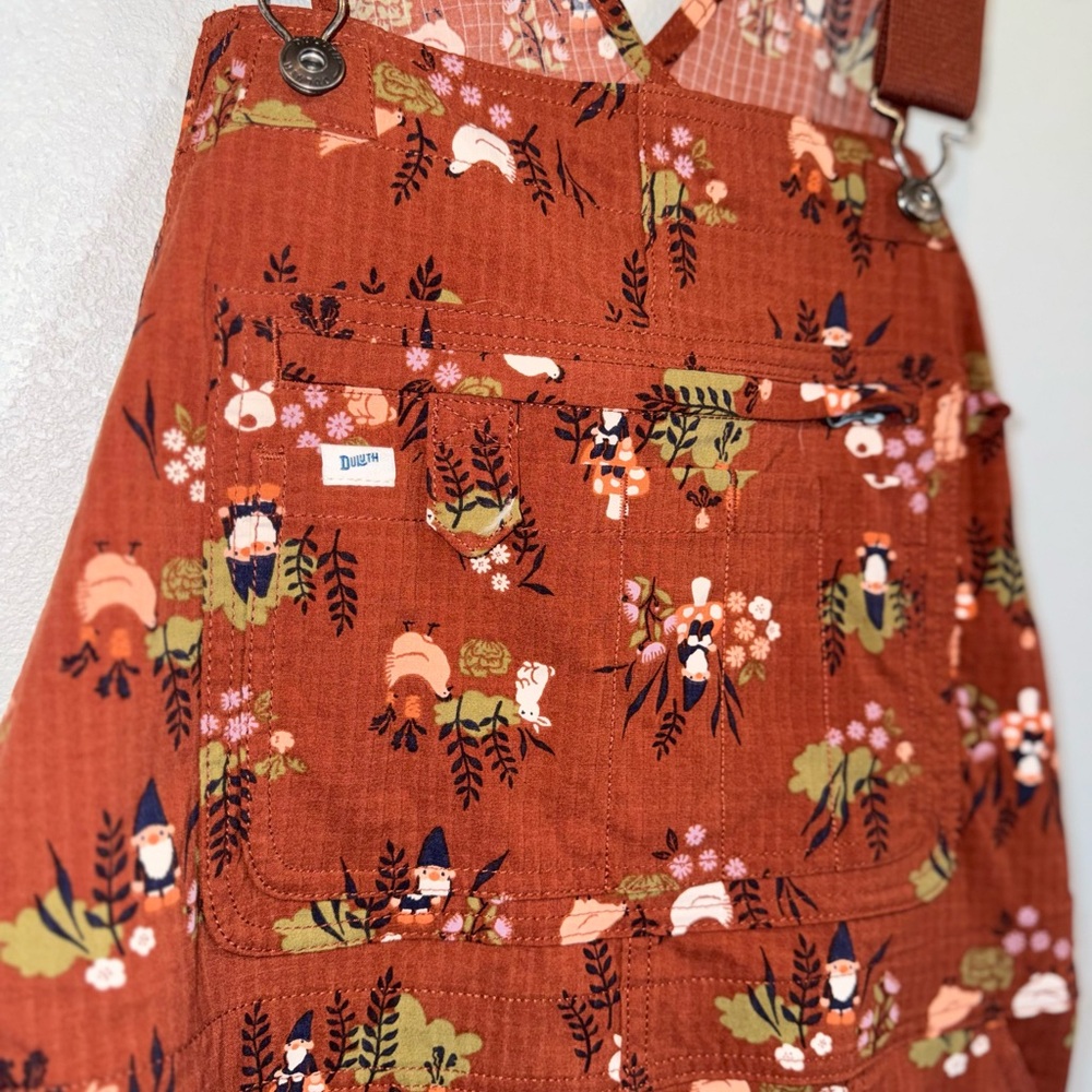 ✨RARE!! ✨ Duluth Trading Co Rust Gnome & Mushroom | Discontinued Short Overalls - Picture 3 of 8